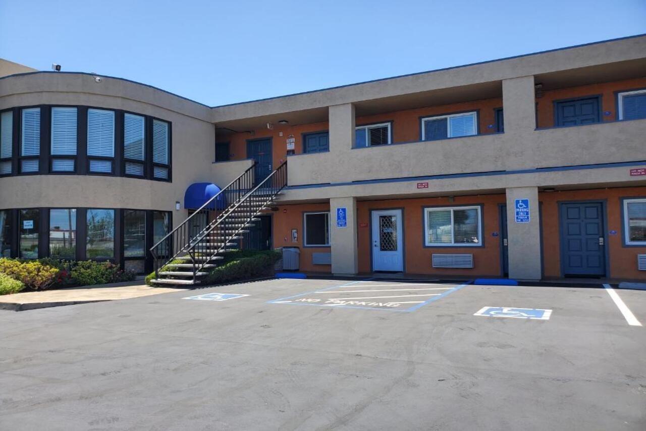 سان كارلوس Good Living Inn المظهر الخارجي الصورة