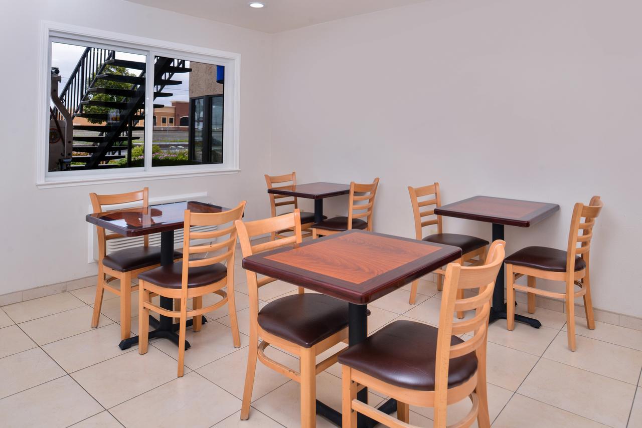 سان كارلوس Good Living Inn المظهر الخارجي الصورة