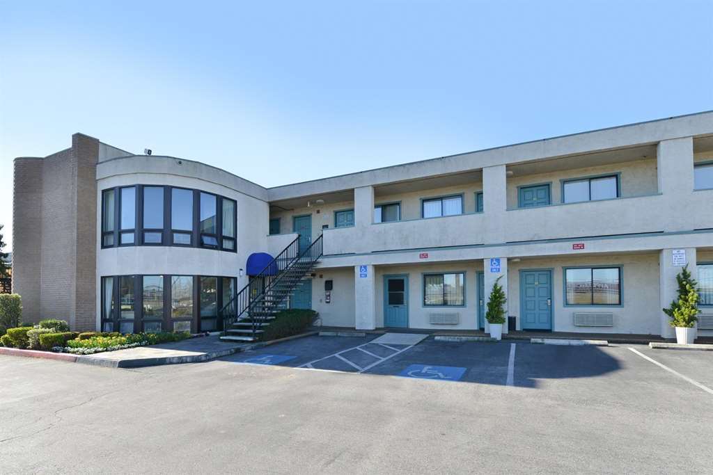 سان كارلوس Good Living Inn المظهر الخارجي الصورة