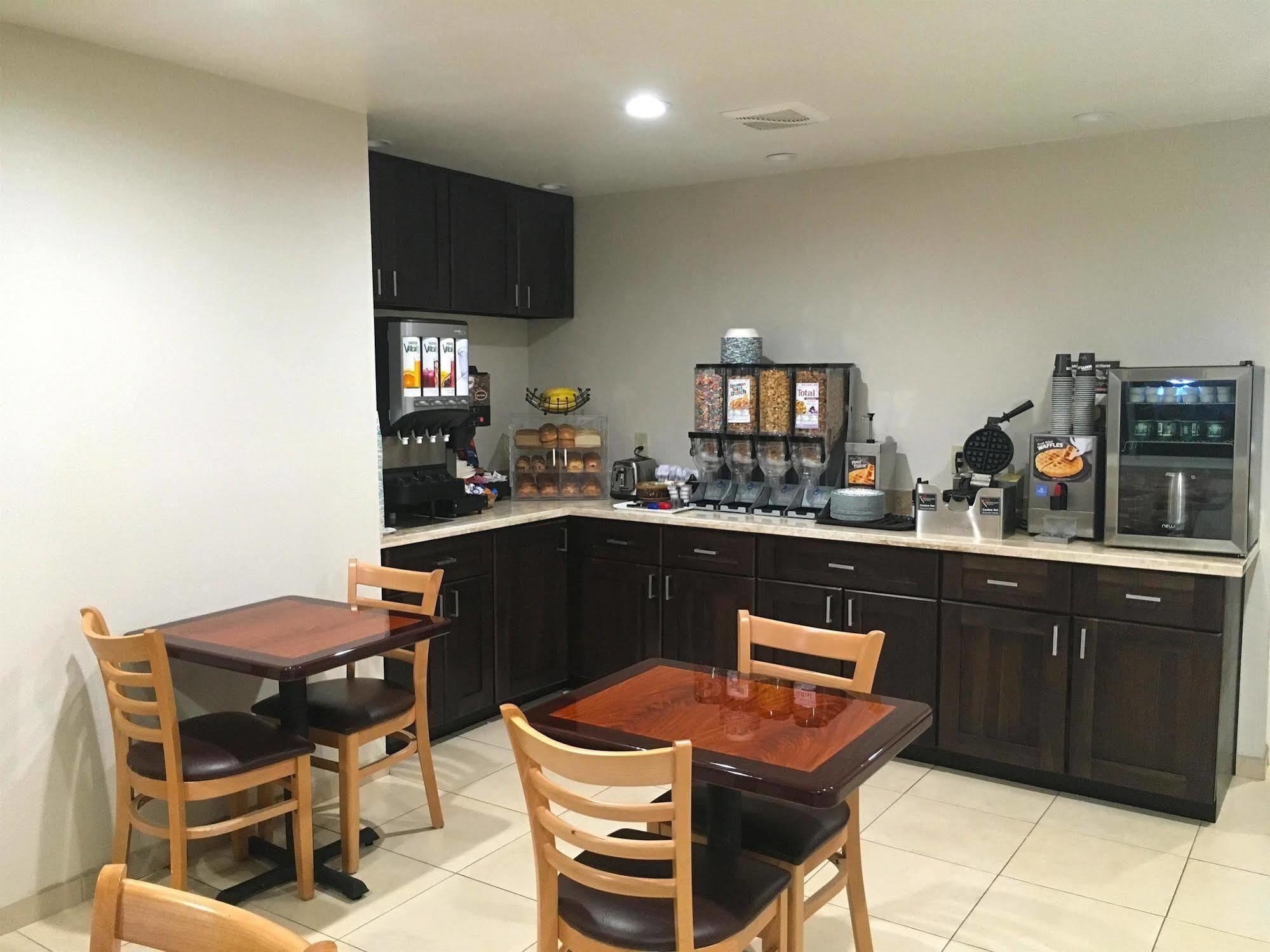سان كارلوس Good Living Inn المظهر الخارجي الصورة