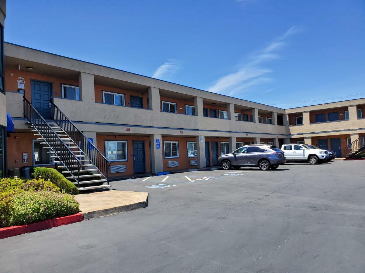 سان كارلوس Good Living Inn المظهر الخارجي الصورة